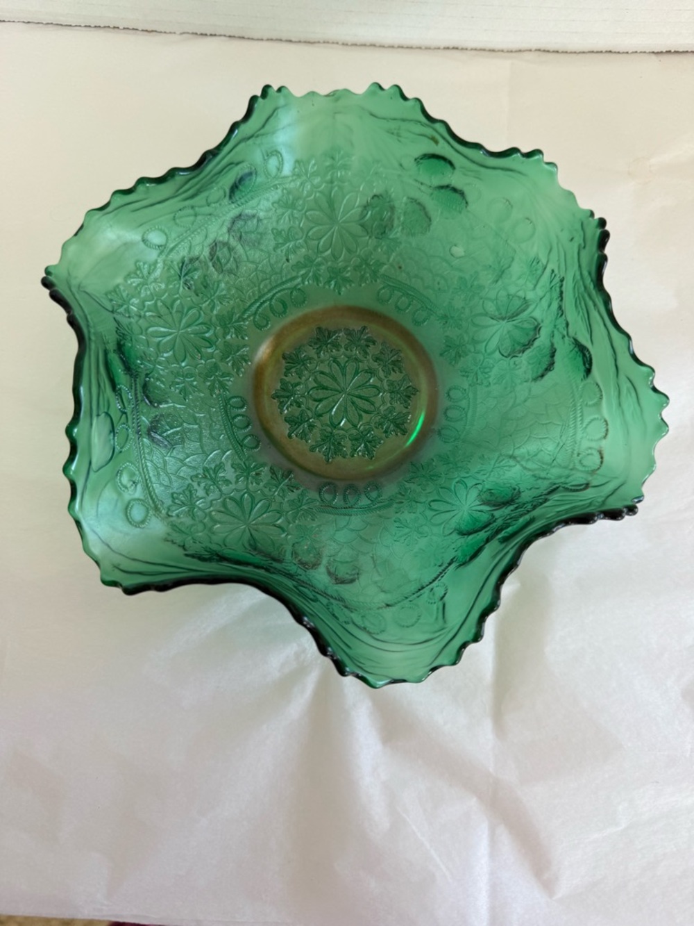 VTG Fenton Green Carnival Glass Ruffled Bowl Green Leaf Chain & Bearded Cherry